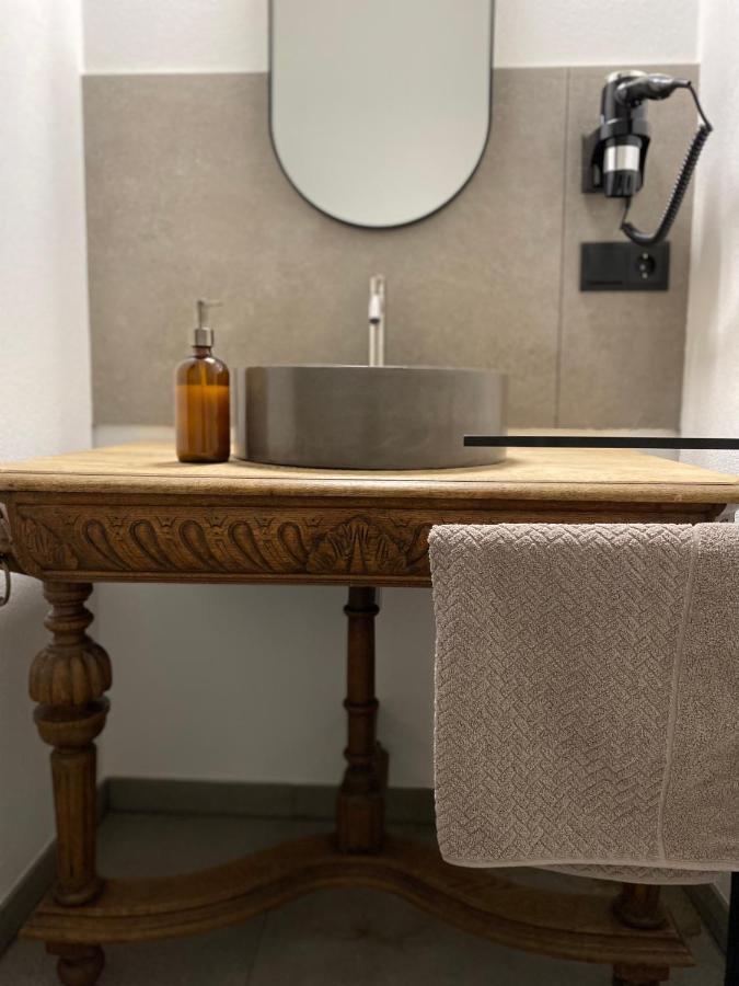 Sonnenhof 1737 - Ferienzimmer & Apartments Barbelroth Eksteriør billede