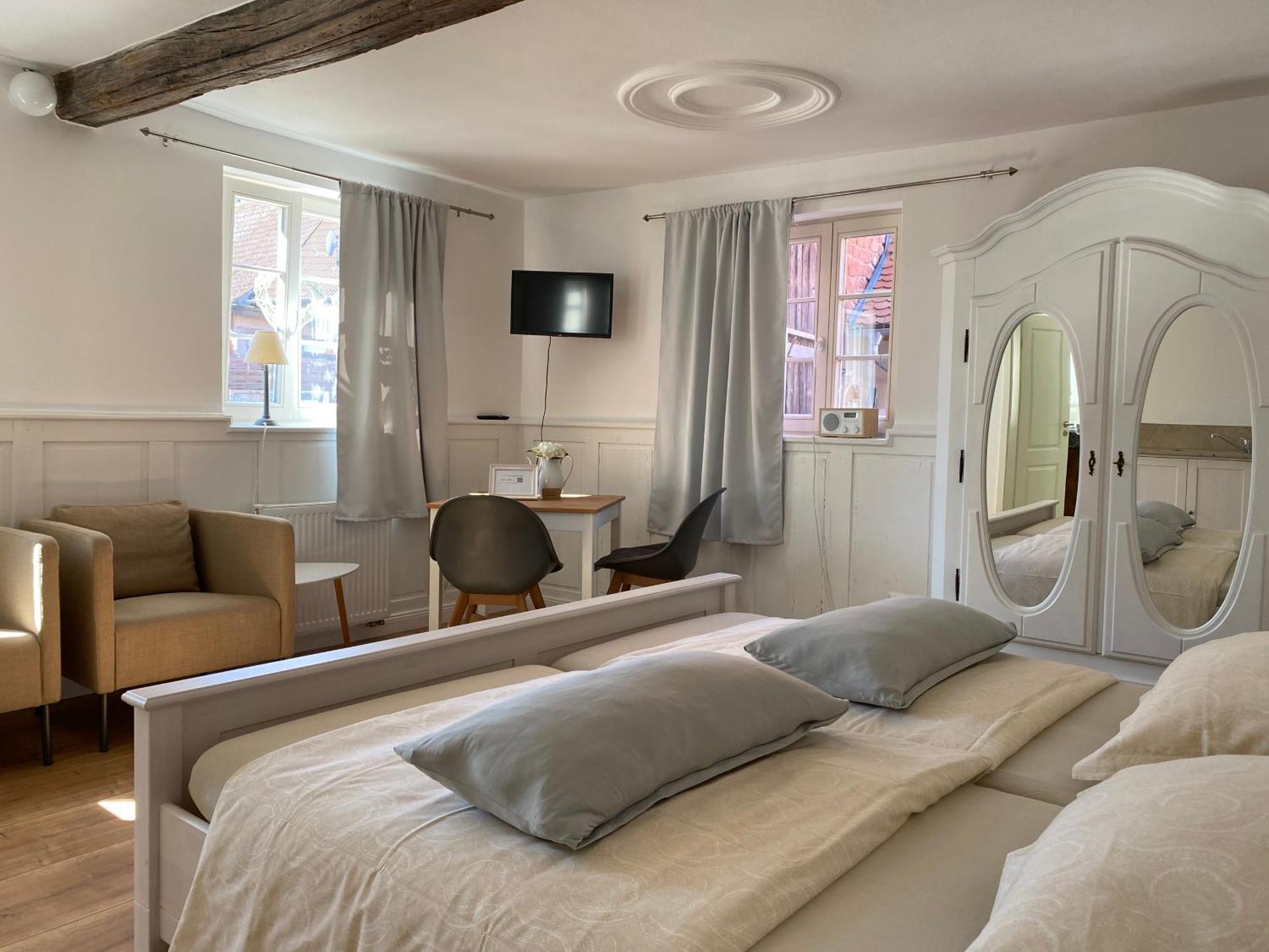 Sonnenhof 1737 - Ferienzimmer & Apartments Barbelroth Eksteriør billede